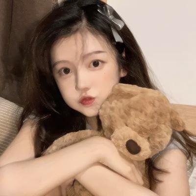 年轻女孩爱过来